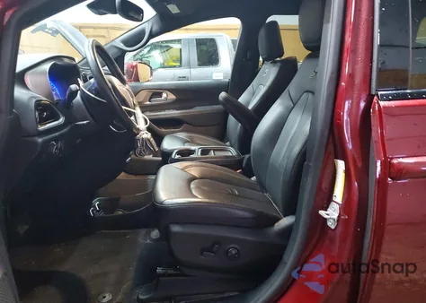 2020 Chrysler Pacifica Touring L z USA, uszkodzony, nr VIN 2C4RC3BG9LR268064